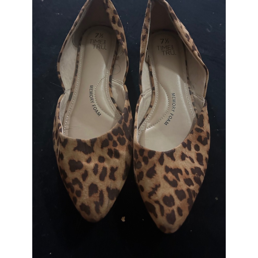 Time and Tru Leopard Print Pointed Toe Memory Foam Flats Shoes 7.5‎